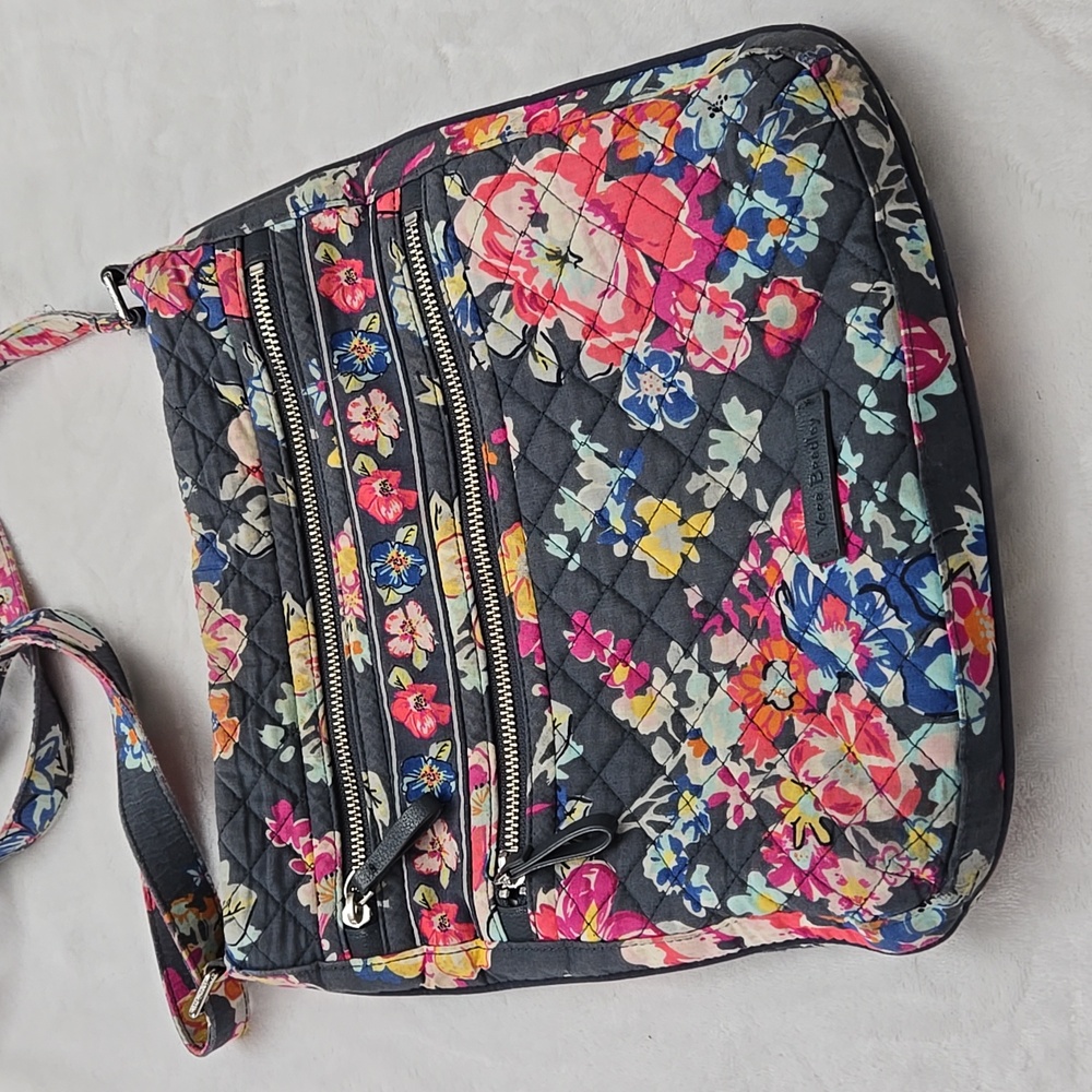 Vera Bradley Pretty Posies Quilted Crossbody Bag with‎ adjustable strap